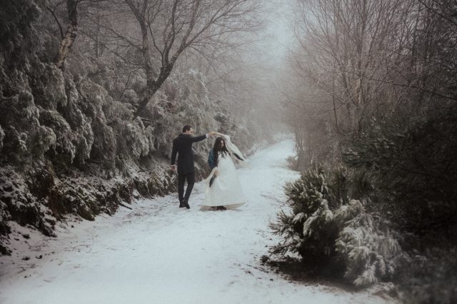 Maxia ✨❄️
Sodes Maxia …

Por fin se nos aliñaron os astros e poidemos facer a postbodiña na neve como querian eles 🥹
I~A
#postbodagalicia #bodiñas #bodagalicia #galiciamaxica #galiciavisual